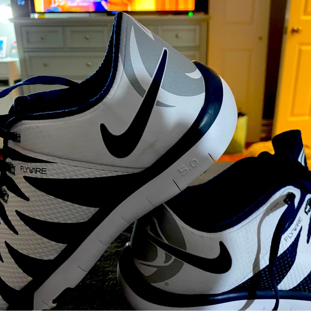 Nike - Penn State Fly Knit